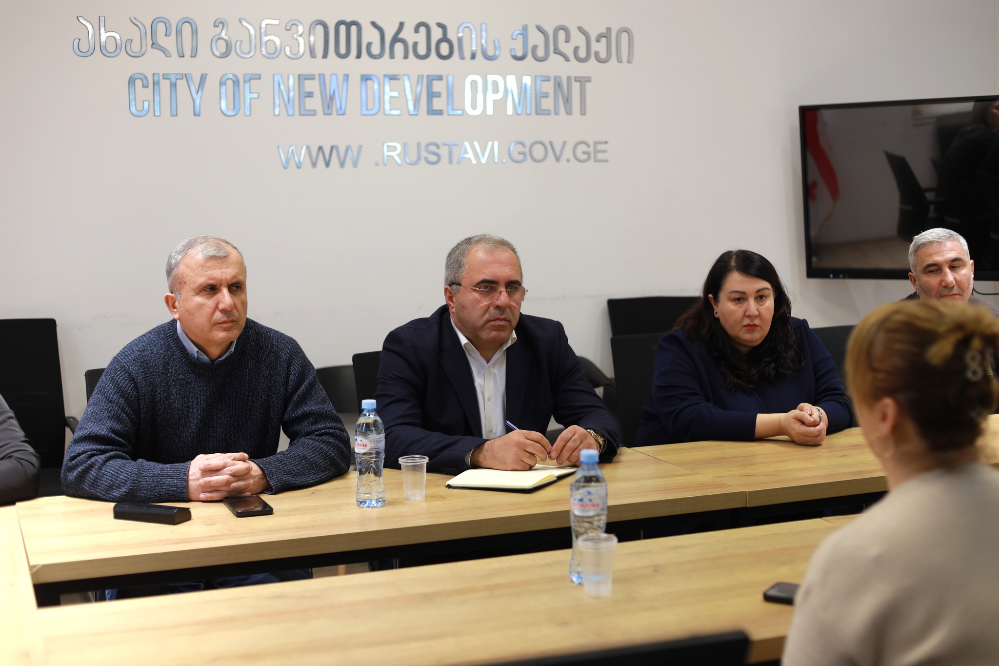 მოსახლეობასთან სამუშაო შეხვედრები გრძელდება