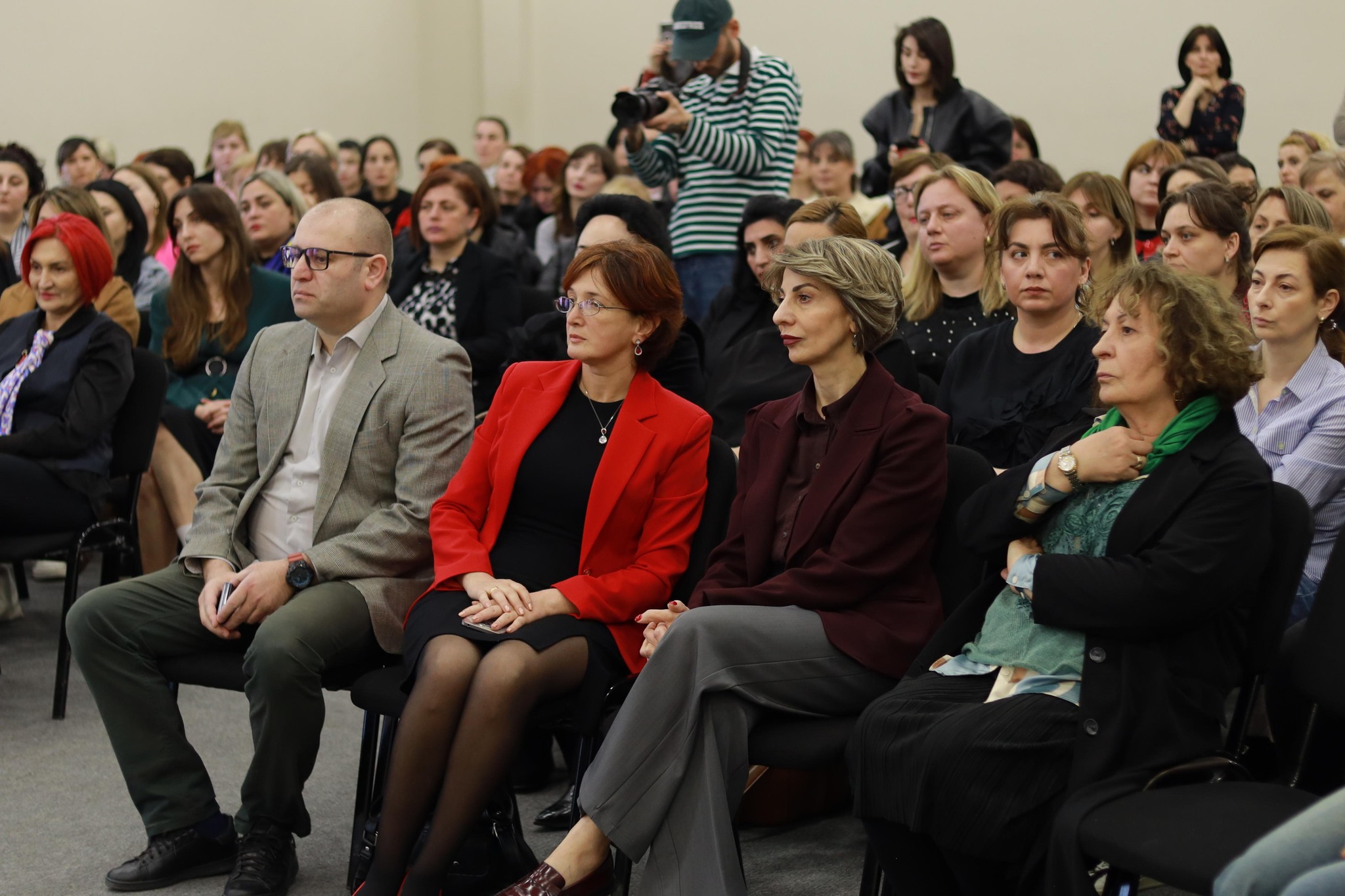საკრებულოს თავმჯდომარის პირველი მოადგილე საჯარო დიალოგი ინკლუზიურ განათლებაზე“ ფარგლებში გამართულ შეხვედრას დაესწრო